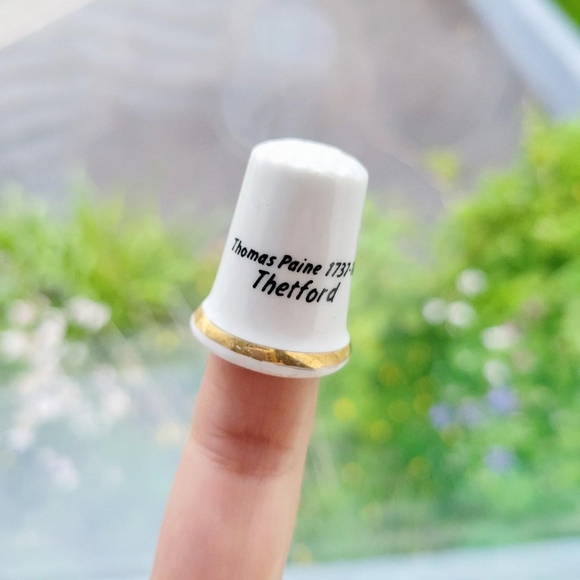 Vintage Thomas Paine Fine Bone China Collectible Thimble - Picture 5 of 8